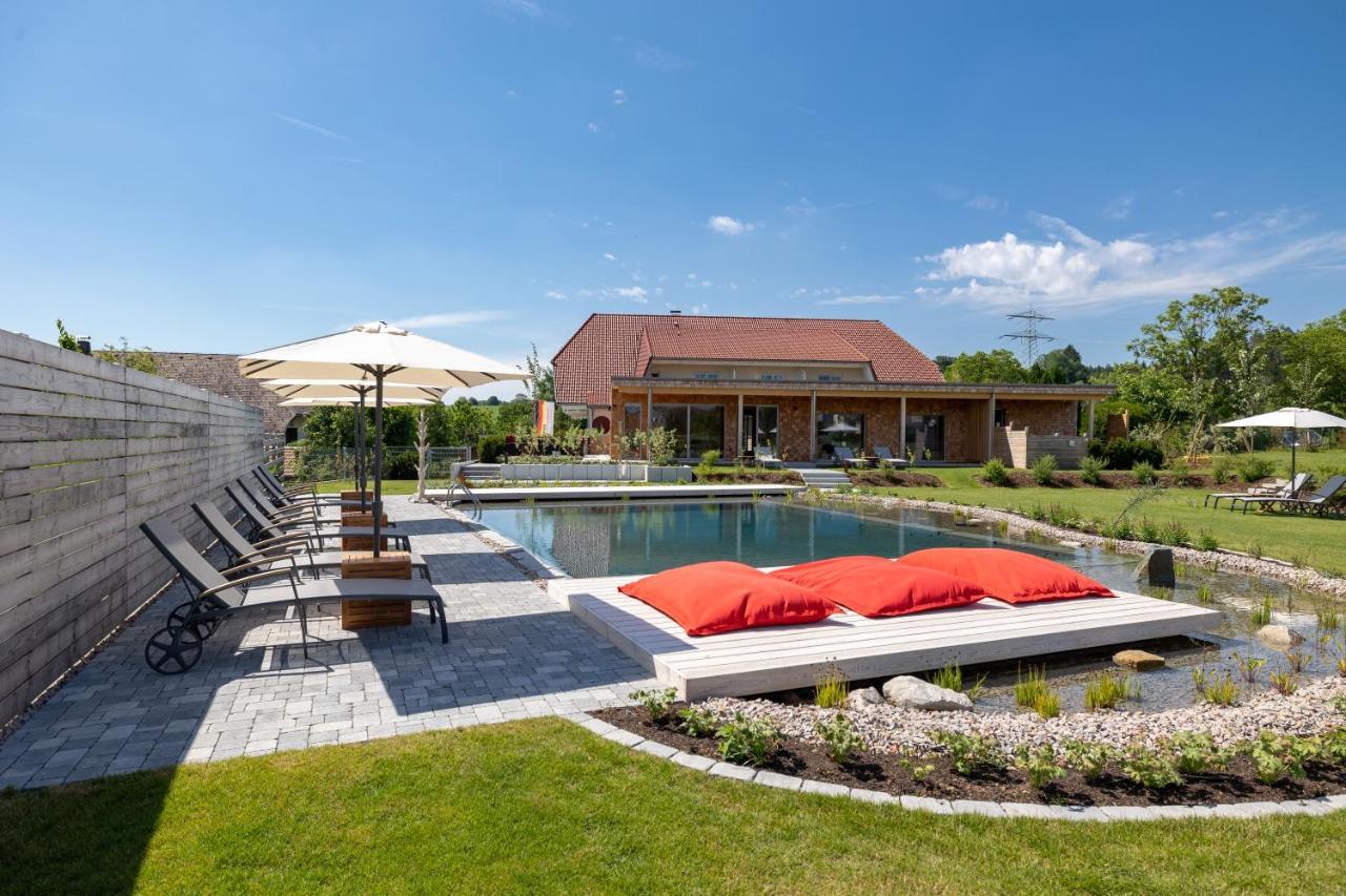 Landhotel Haringerhof Mit Saunawelt Und Naturbadeteich Grafenhausen Exterior photo