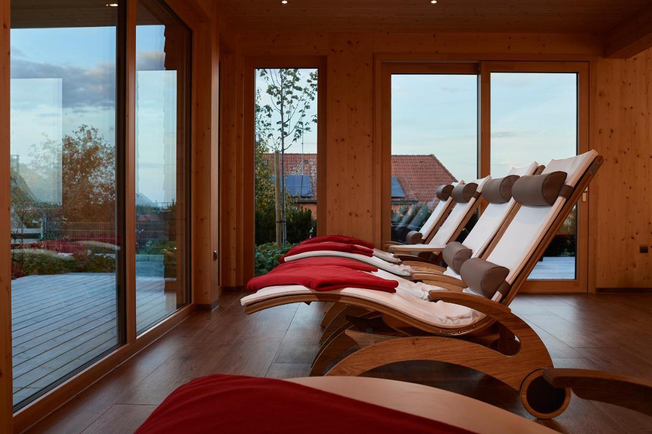 Landhotel Haringerhof Mit Saunawelt Und Naturbadeteich Grafenhausen Exterior photo